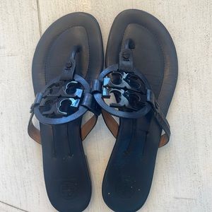 Tory Burch size 9 navy blue